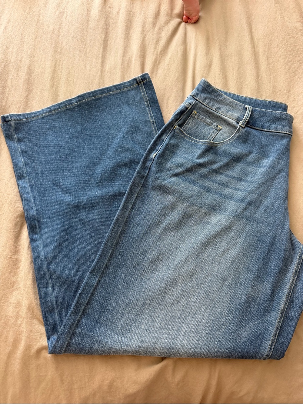 HALARA Light Blue Wide-Leg Jeans